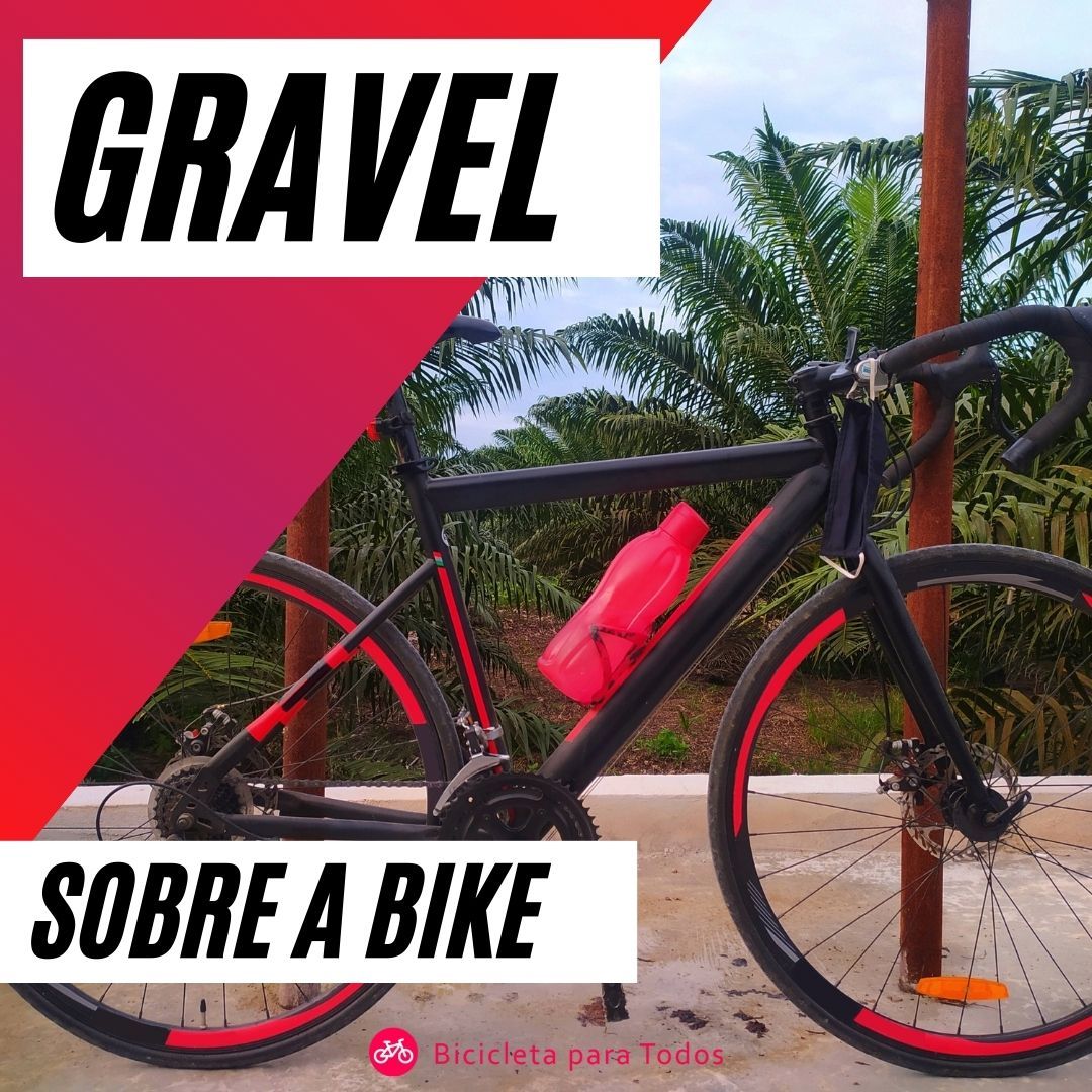 foto de uma gravel preta com legenda gravel sobre a bike